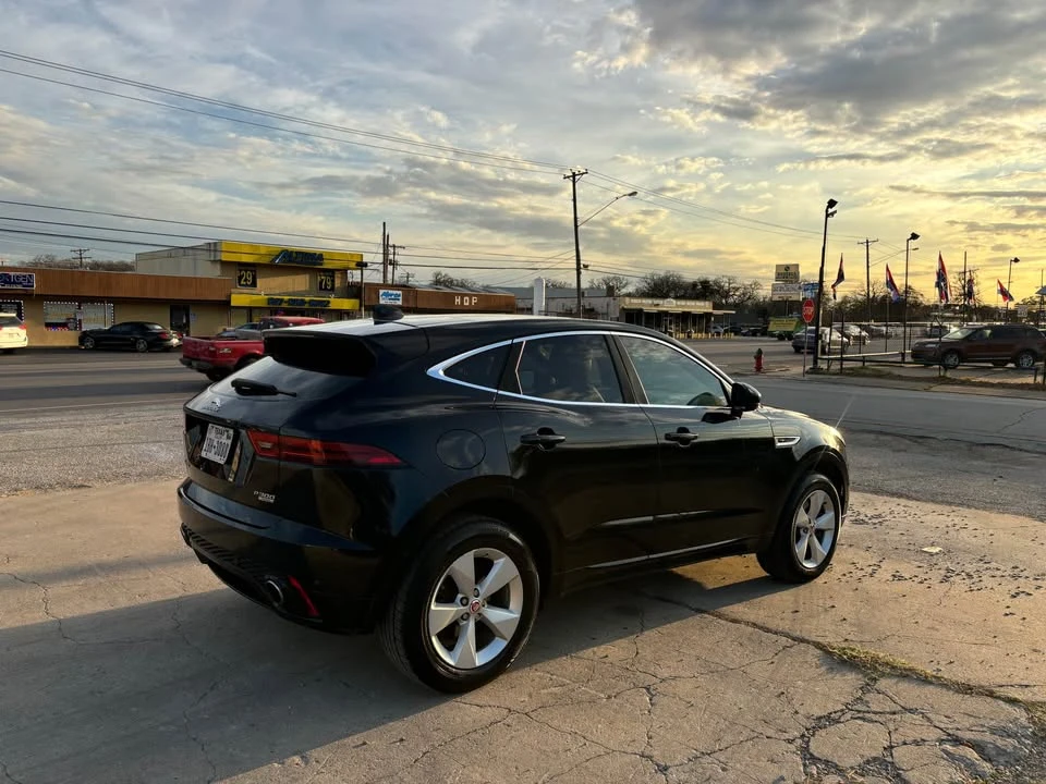 2018 Jaguar E-Pace - Image 7 of 18
