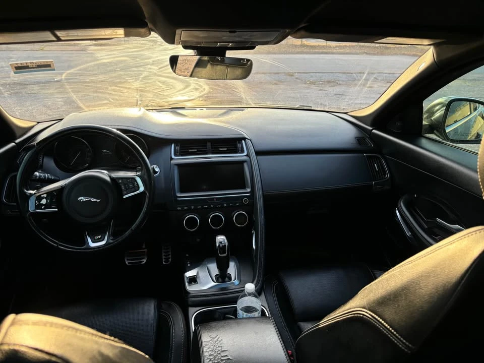 2018 Jaguar E-Pace - Image 10 of 18