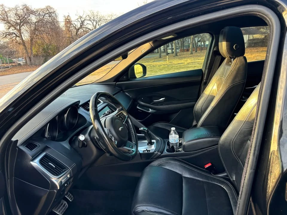 2018 Jaguar E-Pace - Image 9 of 18