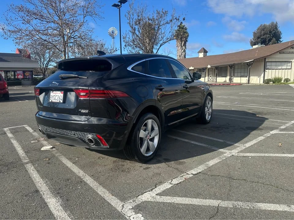 2018 Jaguar E-Pace - Image 4 of 15