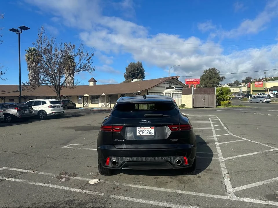 2018 Jaguar E-Pace - Image 5 of 15