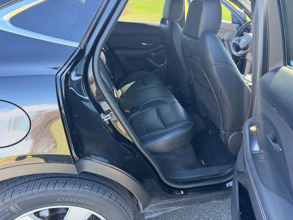 2018 Jaguar E-Pace - Image 7 of 17
