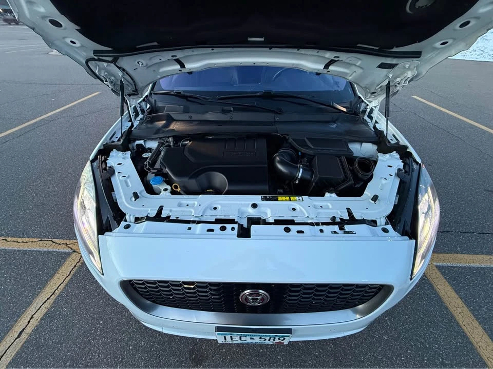 2018 Jaguar E-Pace - Image 19 of 20