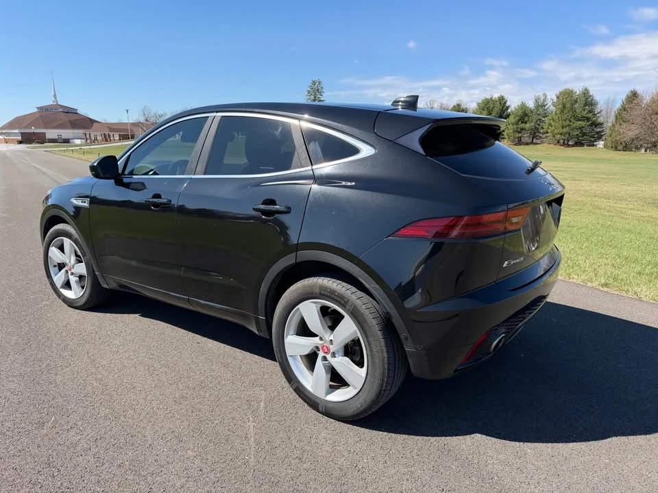 2018 Jaguar E-Pace - Image 3 of 17