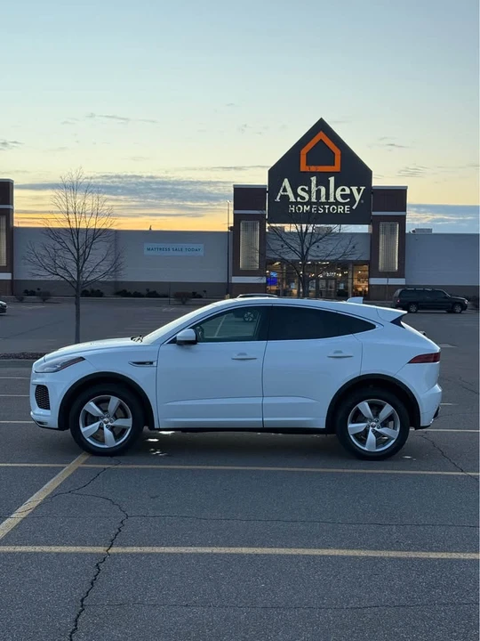 2018 Jaguar E-Pace - Image 4 of 20