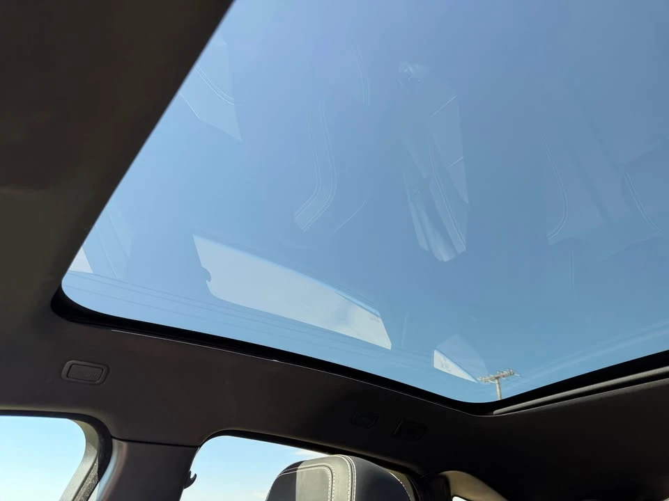 2018 Jaguar E-Pace - Image 17 of 17