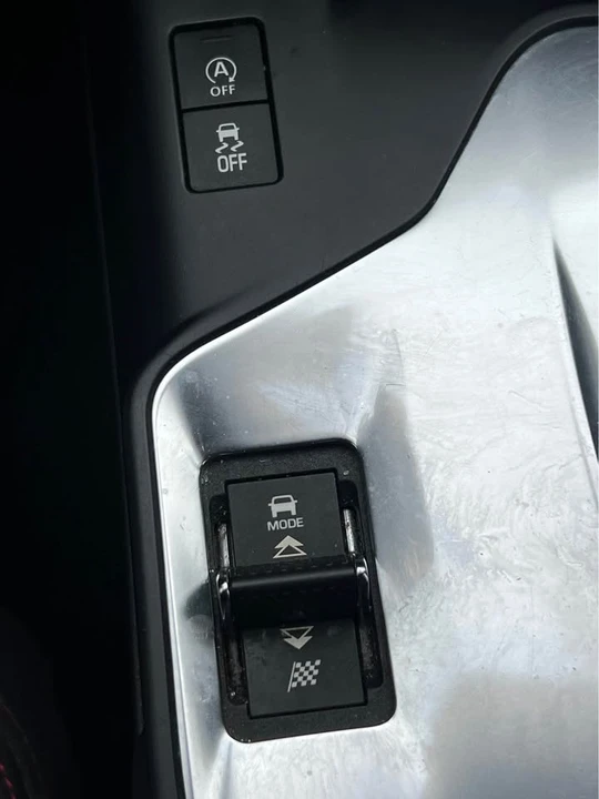 2018 Jaguar E-Pace - Image 13 of 20