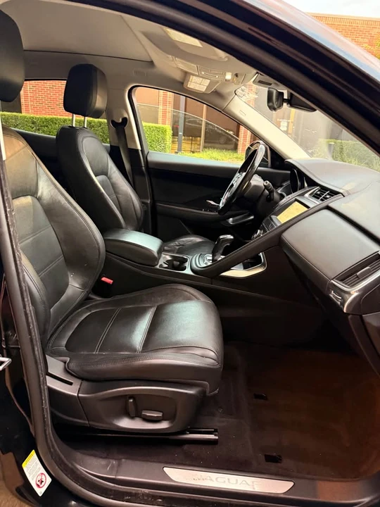 2018 Jaguar E-Pace - Image 9 of 19