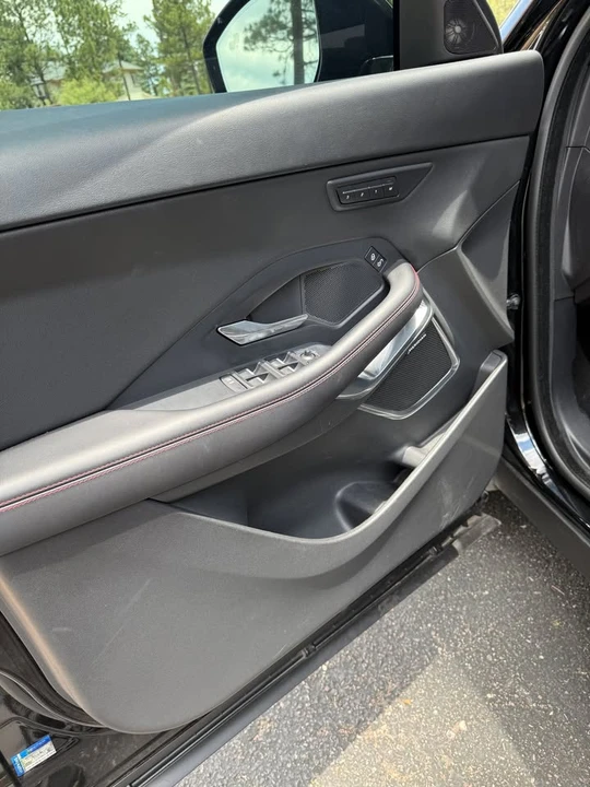2018 Jaguar E-Pace - Image 10 of 14