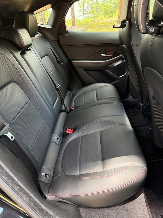 2018 Jaguar E-Pace - Image 11 of 14