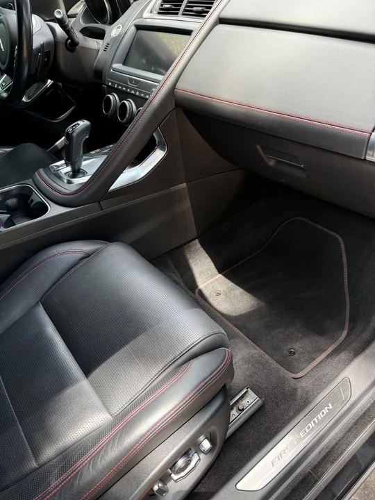 2018 Jaguar E-Pace - Image 13 of 14