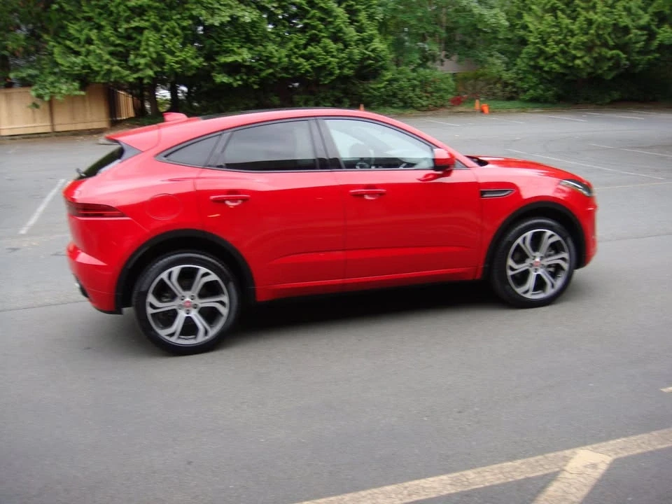 2018 Jaguar E-Pace - Image 9 of 20