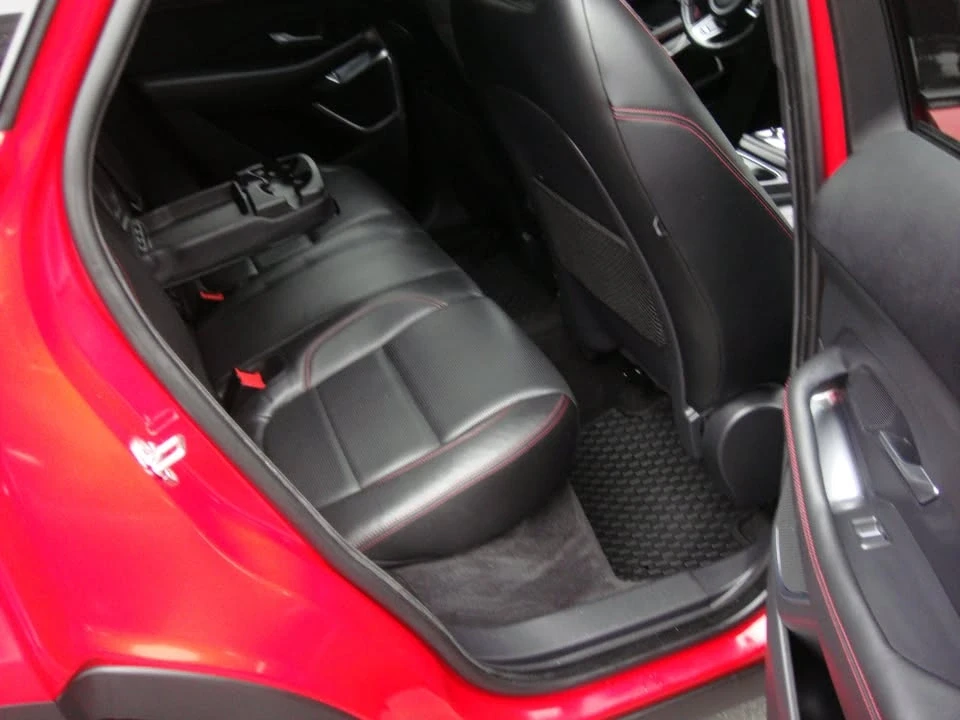 2018 Jaguar E-Pace - Image 14 of 20