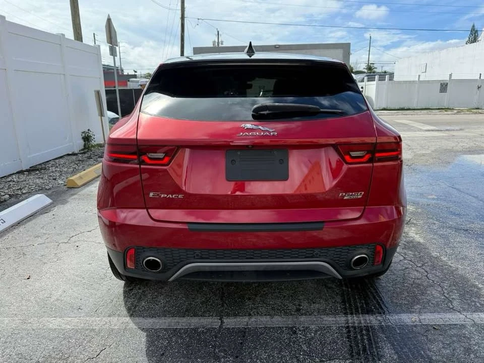 2018 Jaguar E-Pace - Image 4 of 9