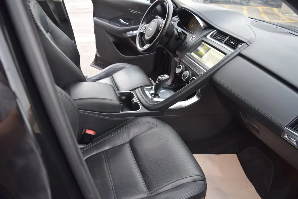 2018 Jaguar E-Pace - Image 9 of 20