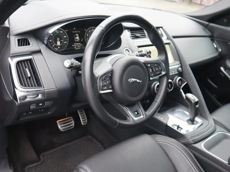 2018 Jaguar E-Pace - Image 9 of 20