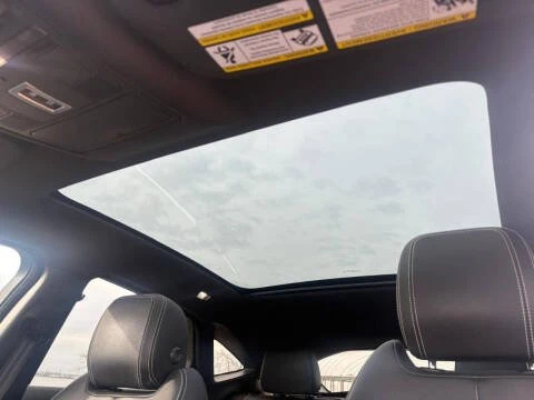 2018 Jaguar E-Pace - Image 13 of 20