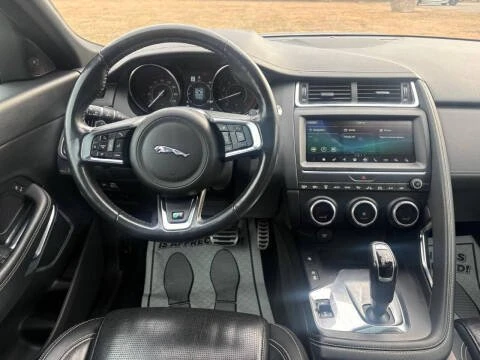 2018 Jaguar E-Pace - Image 15 of 20