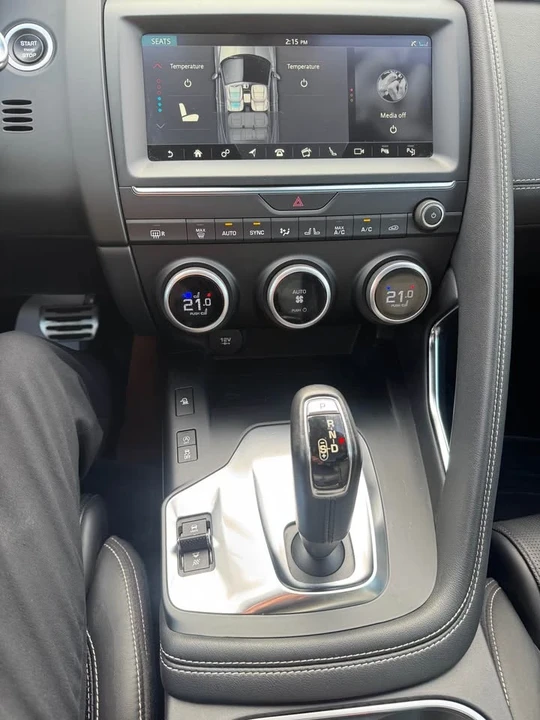 2018 Jaguar E-Pace - Image 15 of 18