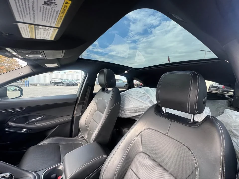 2018 Jaguar E-Pace - Image 11 of 18