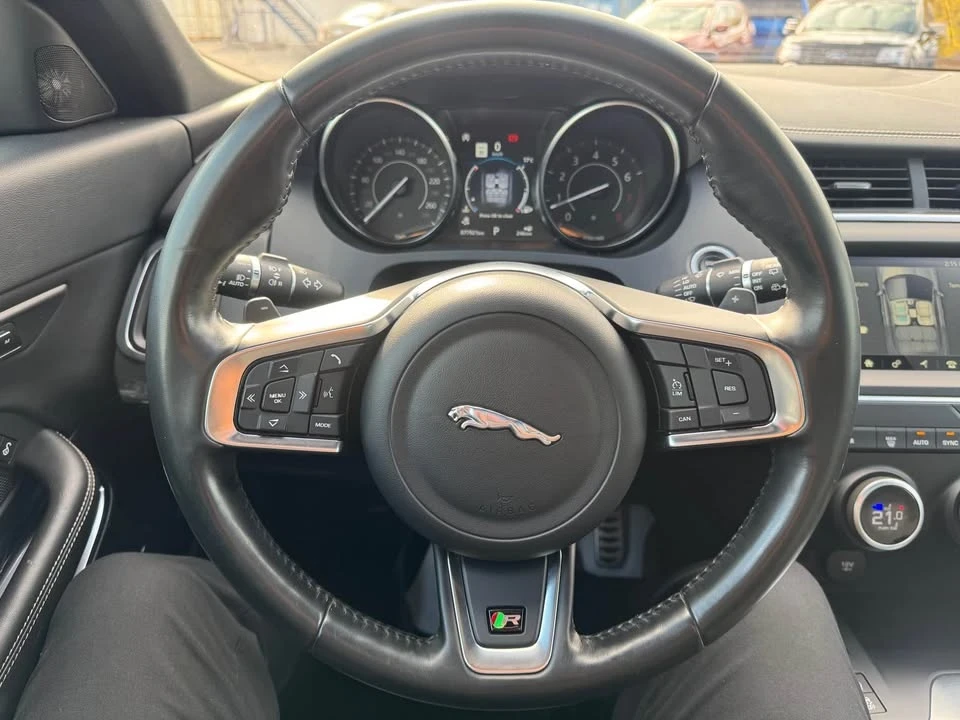 2018 Jaguar E-Pace - Image 13 of 18