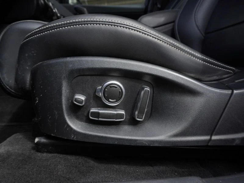2018 Jaguar E-Pace - Image 19 of 20