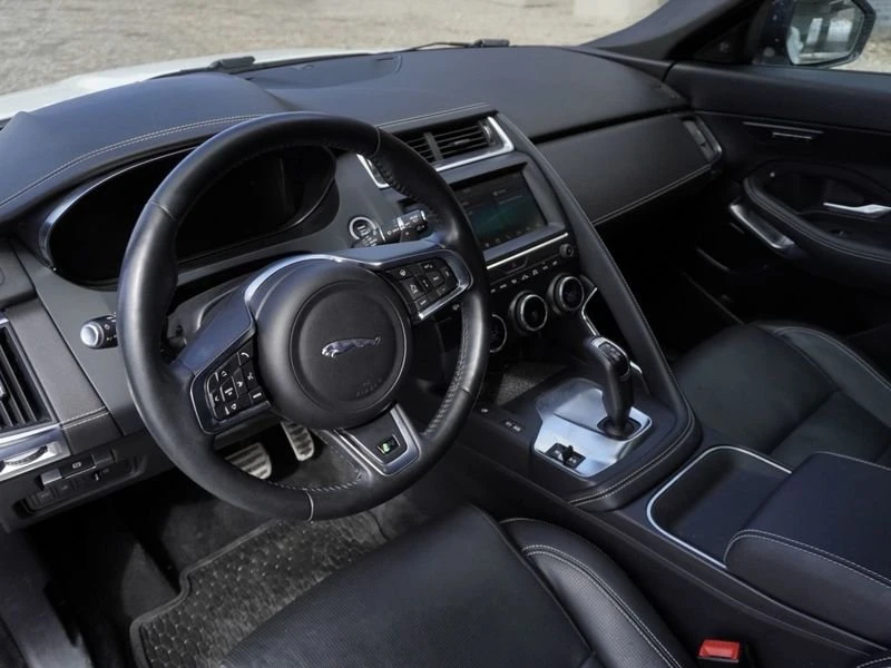 2018 Jaguar E-Pace - Image 11 of 20