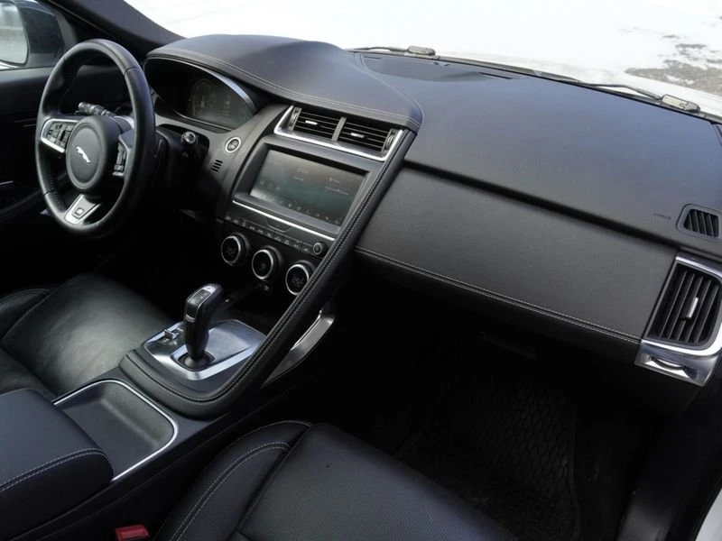 2018 Jaguar E-Pace - Image 15 of 20