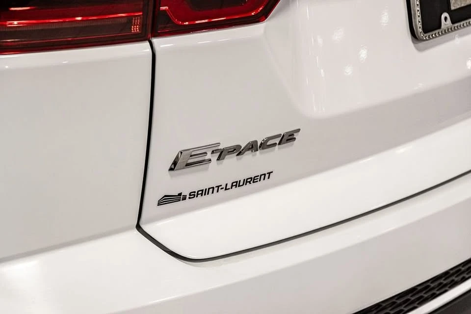2018 Jaguar E-Pace - Image 13 of 20