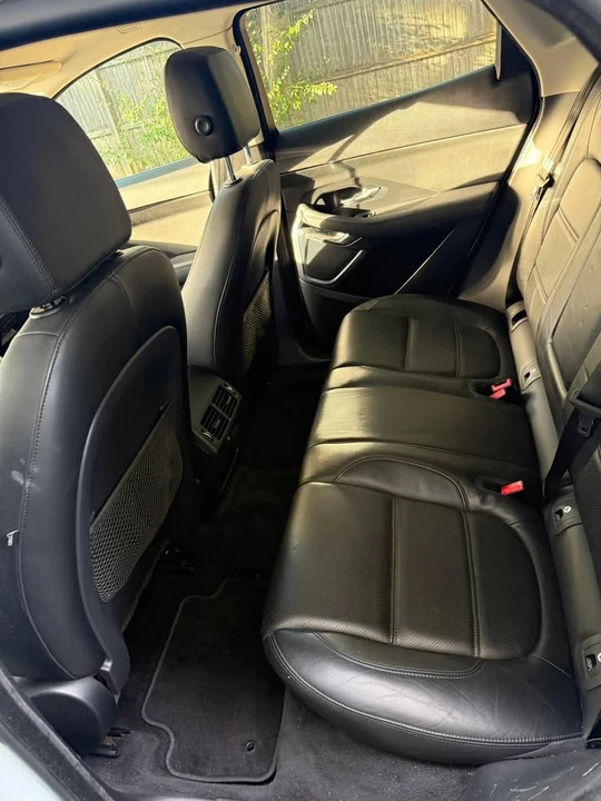 2018 Jaguar E-Pace - Image 6 of 7