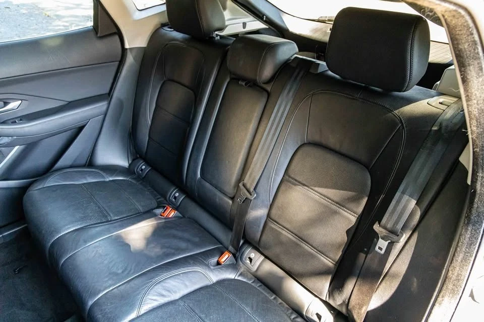 2018 Jaguar E-Pace - Image 5 of 6