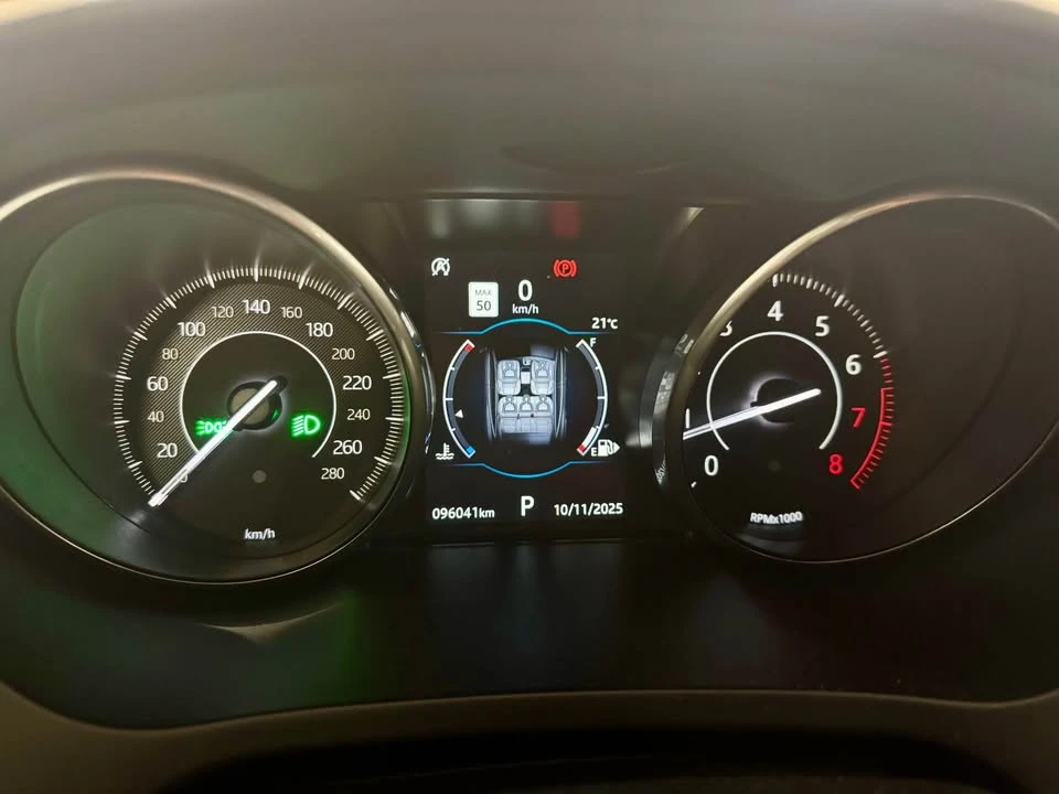 2018 Jaguar E-Pace - Image 16 of 20