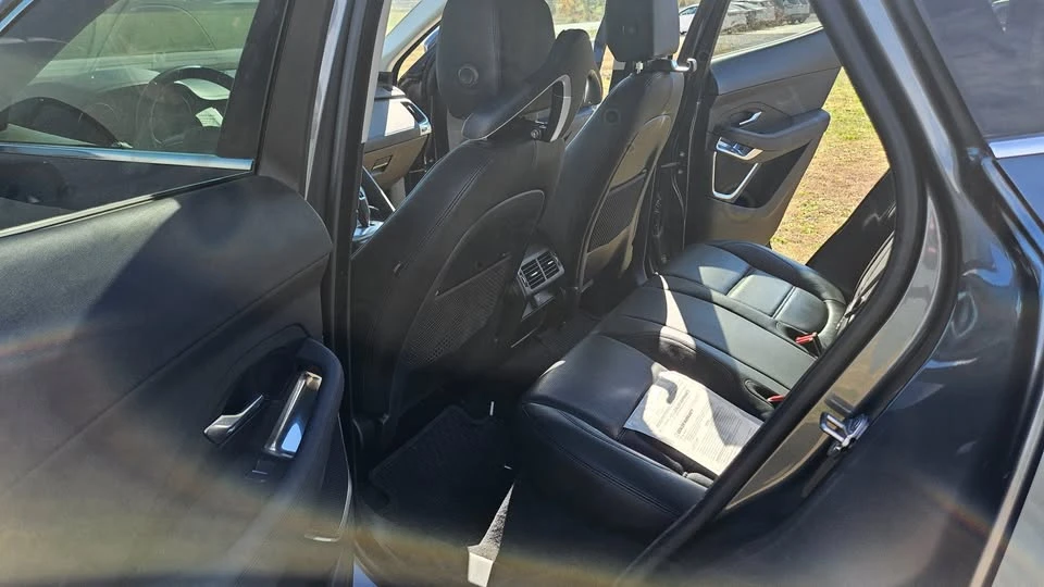 2018 Jaguar E-Pace - Image 6 of 10