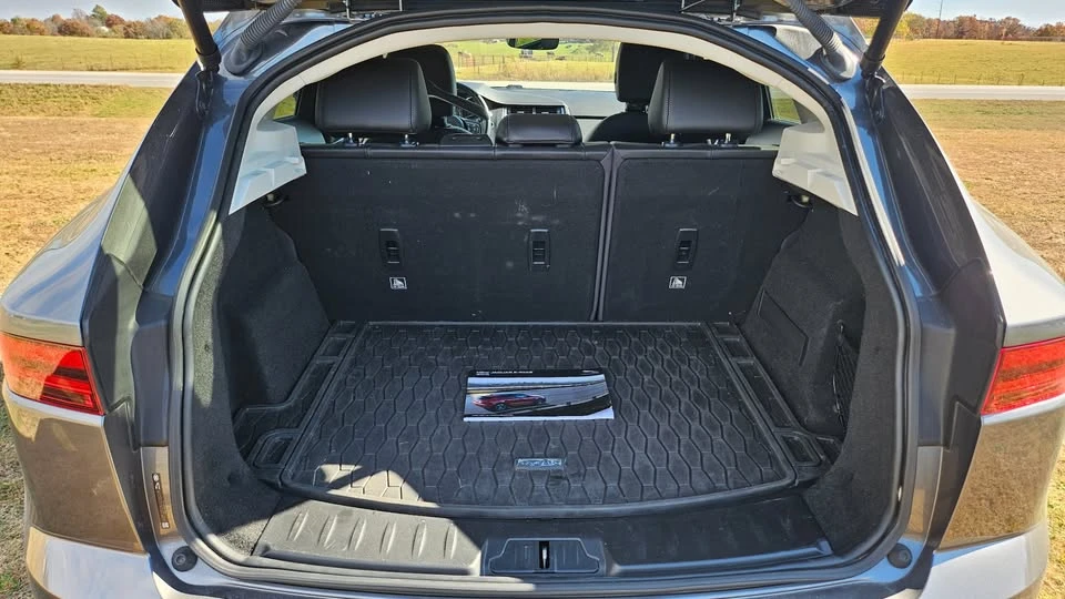 2018 Jaguar E-Pace - Image 10 of 10
