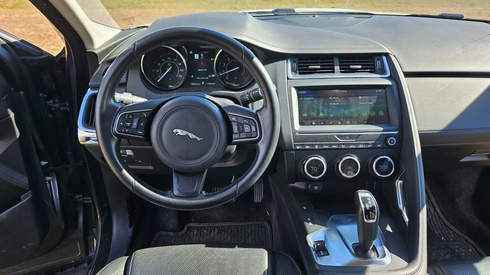 2018 Jaguar E-Pace - Image 8 of 10
