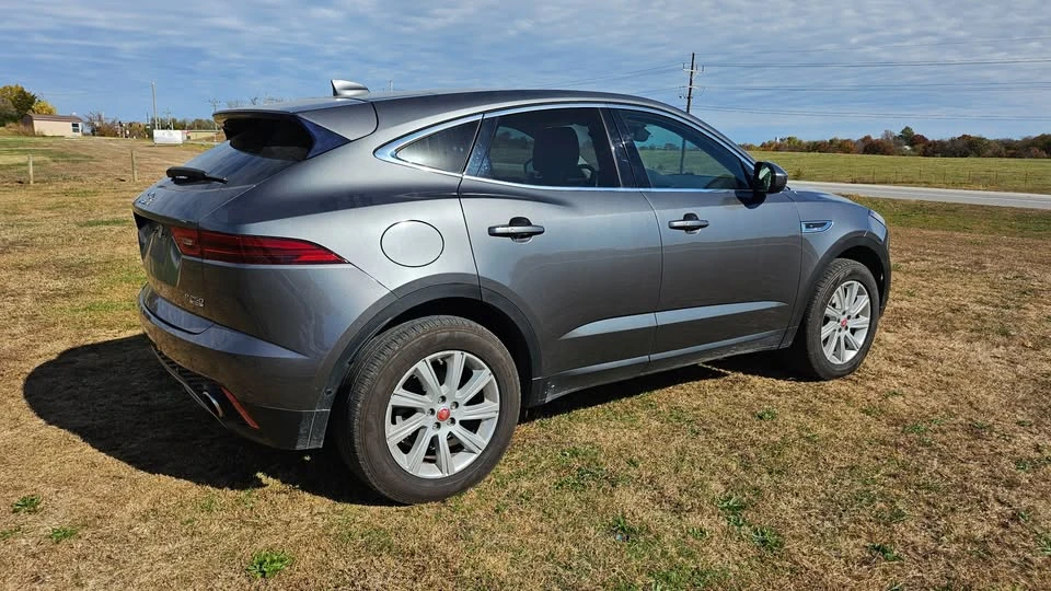 2018 Jaguar E-Pace - Image 5 of 10