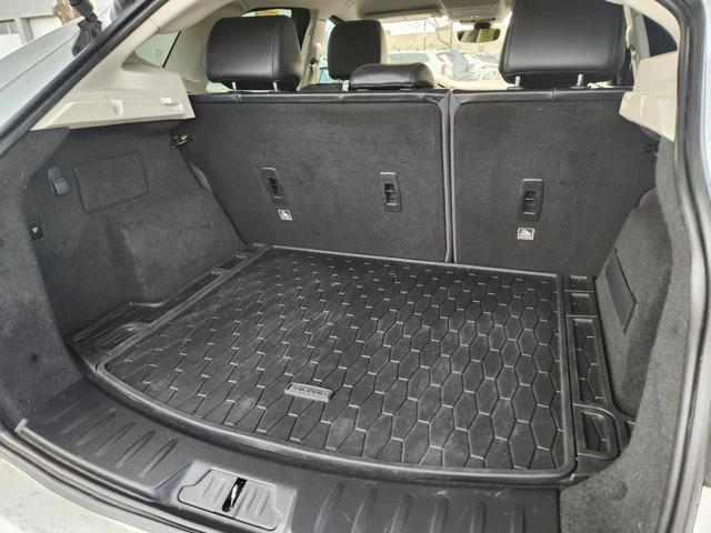 2018 Jaguar E-Pace - Image 13 of 20