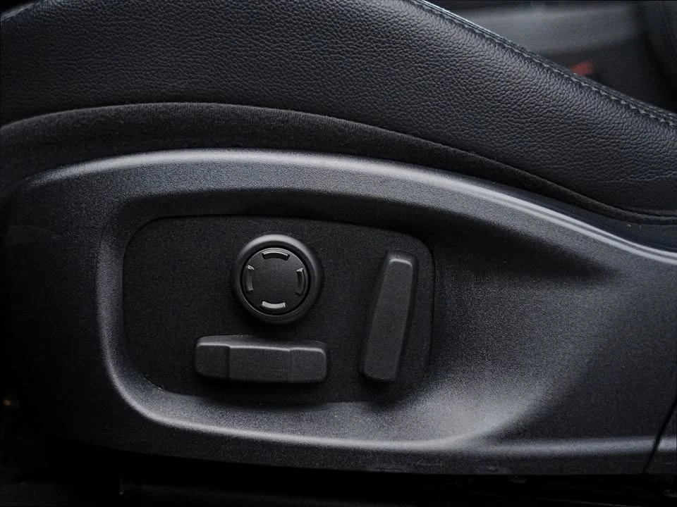2018 Jaguar E-Pace - Image 12 of 19