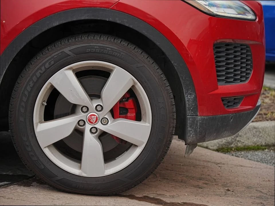 2018 Jaguar E-Pace - Image 7 of 19