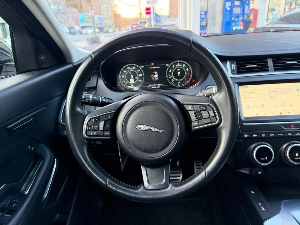 2018 Jaguar E-Pace - Image 8 of 19