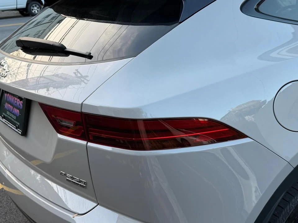 2018 Jaguar E-Pace - Image 18 of 19