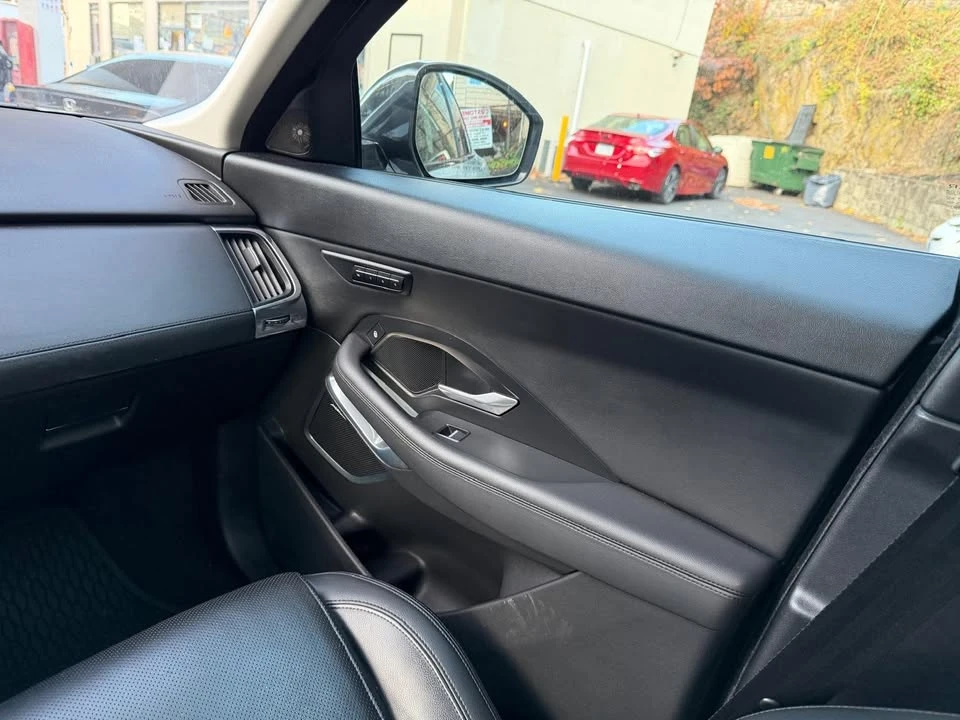 2018 Jaguar E-Pace - Image 10 of 19