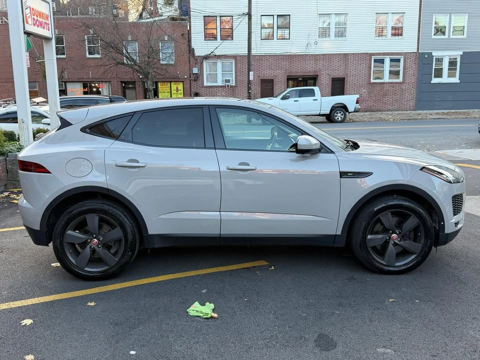 2018 Jaguar E-Pace - Image 2 of 19