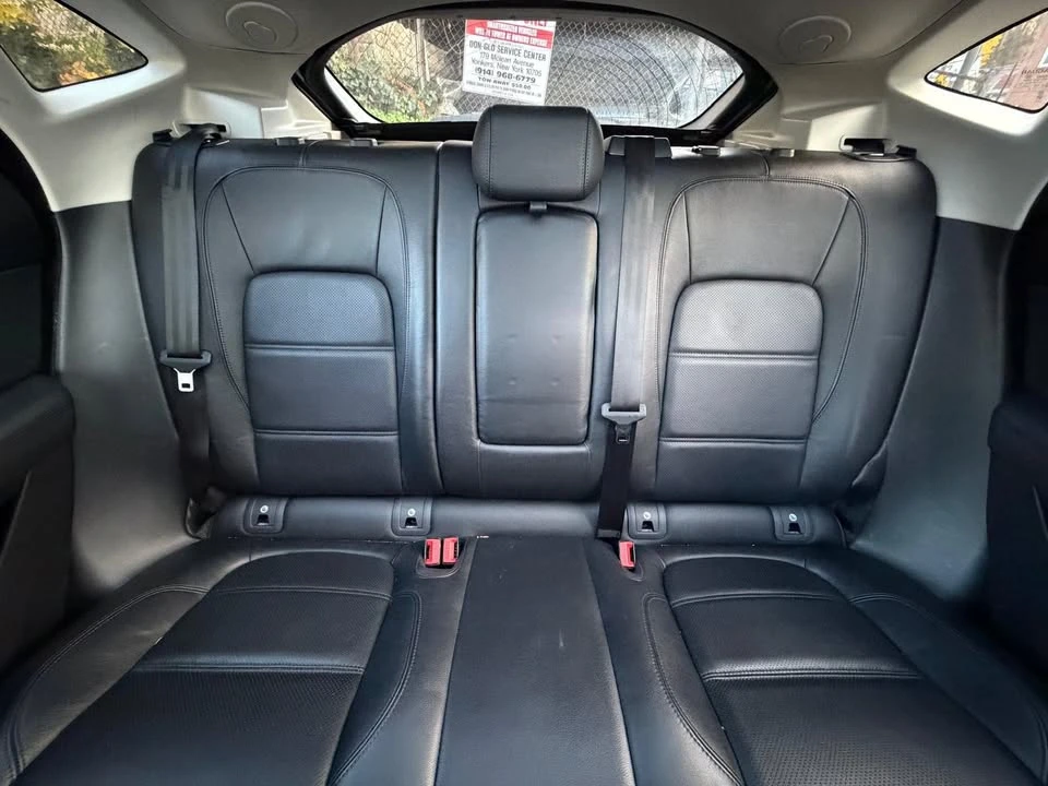 2018 Jaguar E-Pace - Image 16 of 19
