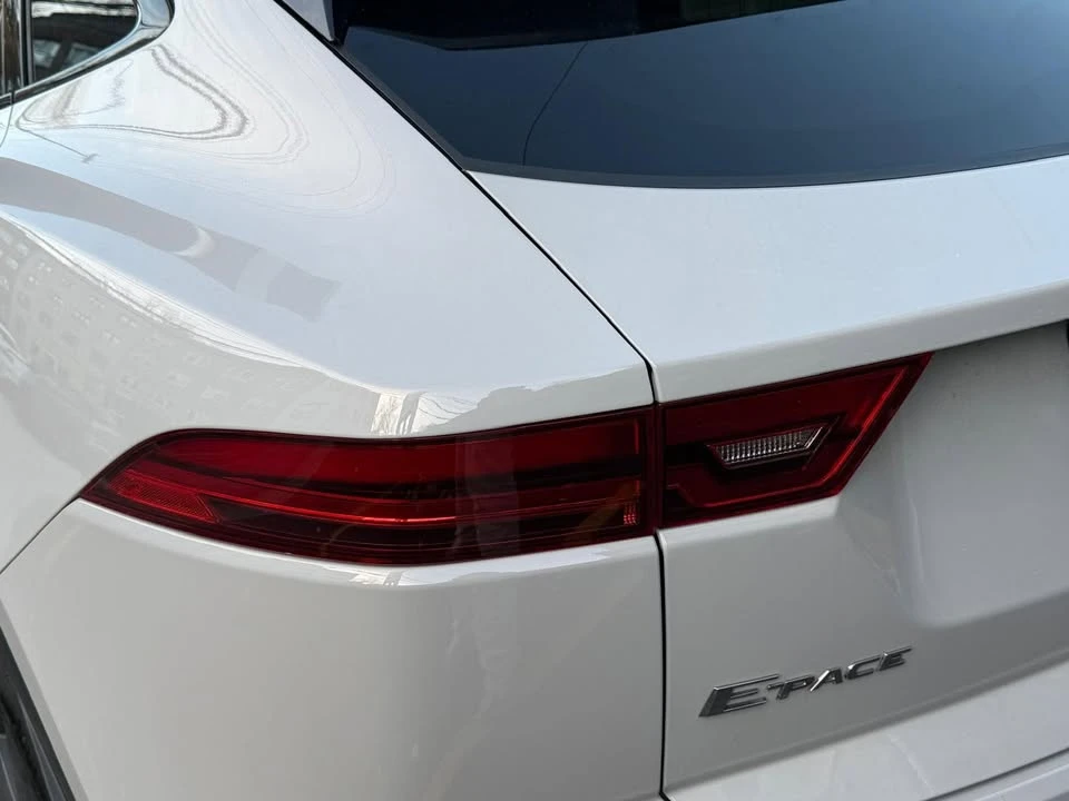 2018 Jaguar E-Pace - Image 17 of 19