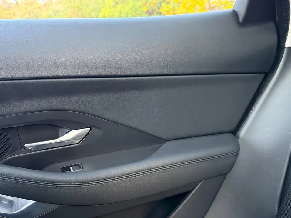 2018 Jaguar E-Pace - Image 14 of 19