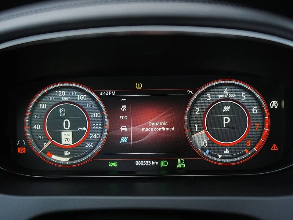 2018 Jaguar E-Pace - Image 12 of 14