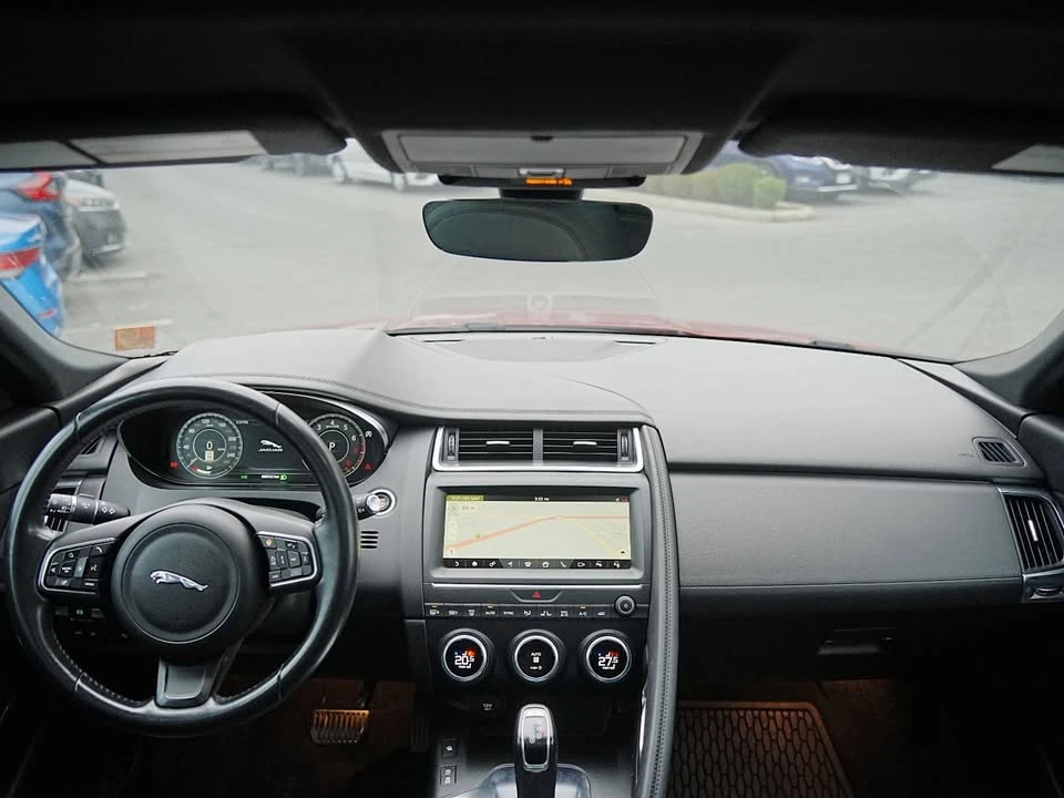 2018 Jaguar E-Pace - Image 9 of 14