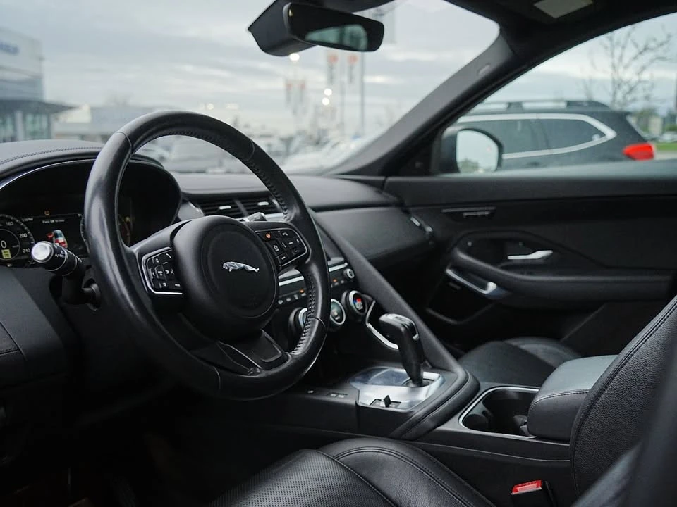2018 Jaguar E-Pace - Image 8 of 14