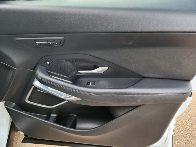 2018 Jaguar E-Pace - Image 15 of 20